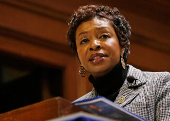 Who funds Yvette D Clark