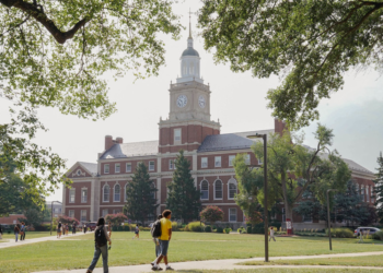 Students strolling across The Yard on August 28, 2024. (Photo credit: Mia Butler/The Hilltop)