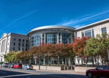 Exterior view of the Richard Sheppard Arnold Federal Courthouse located in downtown Little Rock. (Photo by John Sykes/Arkansas Advocate)
