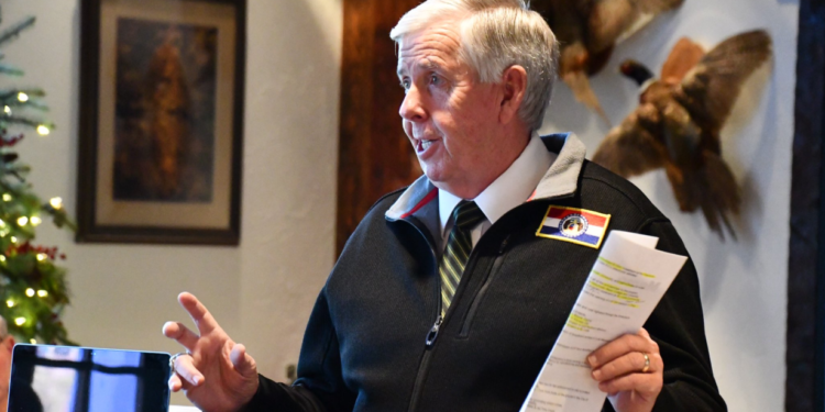 Governor Mike Parson addresses Republican members of the Missouri Senate during the GOP’s annual caucus in Branson, November 2020 (Photo credit: Missouri Governor’s Office).