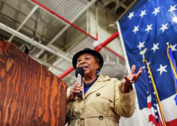Rep. Barbara Lee addresses attendees during a Veterans Day celebration held at the USS Hornet Museum in Alameda on November 11. (Photo: Gabrielle Lurie / The Chronicle)