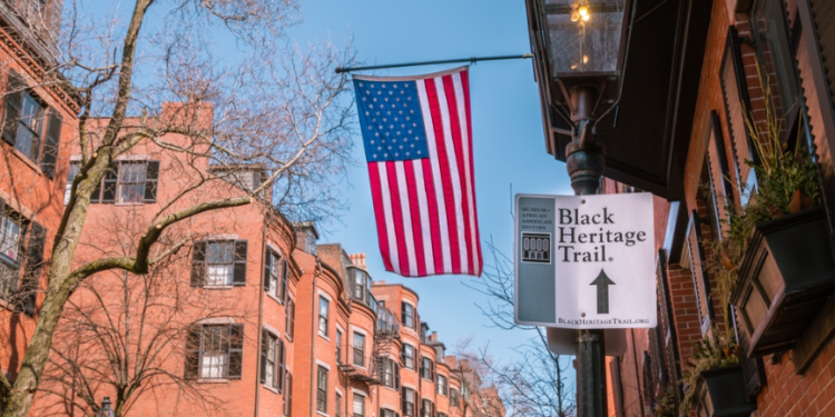 Image Source: Shutterstock.com / Heidi Besen