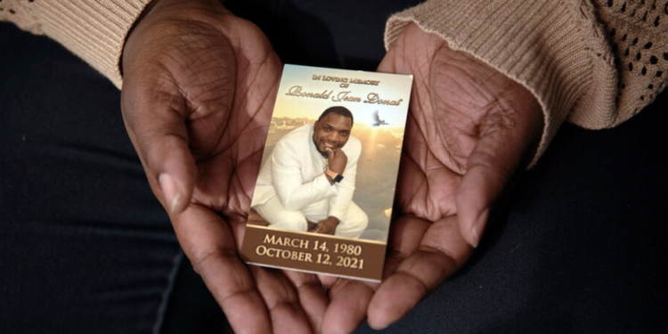 Image Source: AP Photo/Andres Kudacki