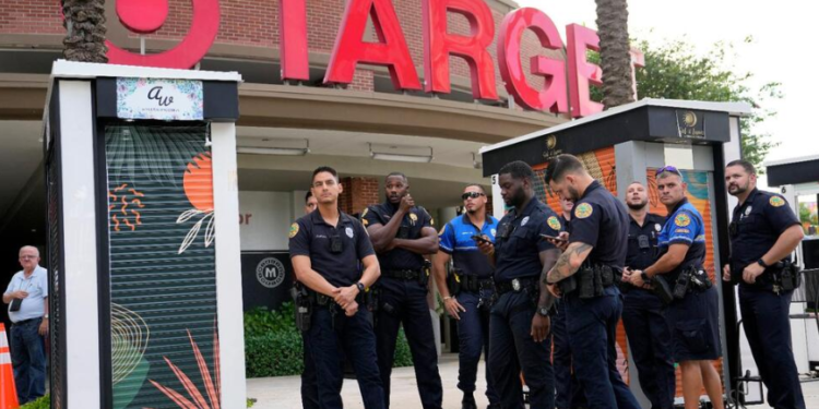 Image Source: Lynne Sladky/US News