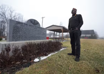 Image Source: AP Photo/Paul Sancya