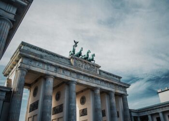 photo of the brandenburg gate in berlin germany