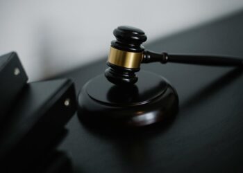 close up photo of wooden gavel