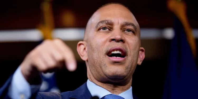 Hakeem Jeffries threatens lawsuit over delayed Texas special election
