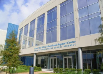 Less than 30% of HISD students, earn college degrees in six years, data shows