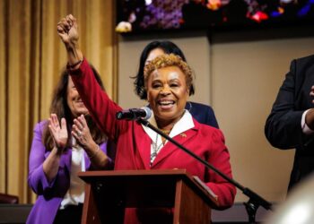 Barbara Lee sworn in as Oakland’s mayor, becomes first Black woman to hold the city’s highest office