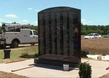 Memorial wall honors 400 African Americans, including Civil War veterans, at Taylor-Swinson Cemetery